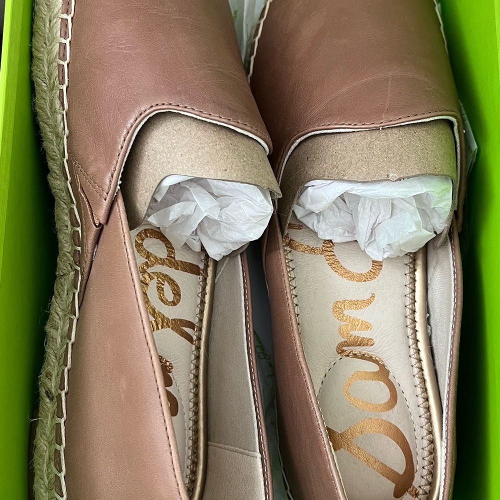 Am Edelman low tan loafer shoes